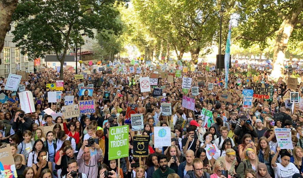 Marche mondiale pour le climat : une mobilisation record, répression à Paris